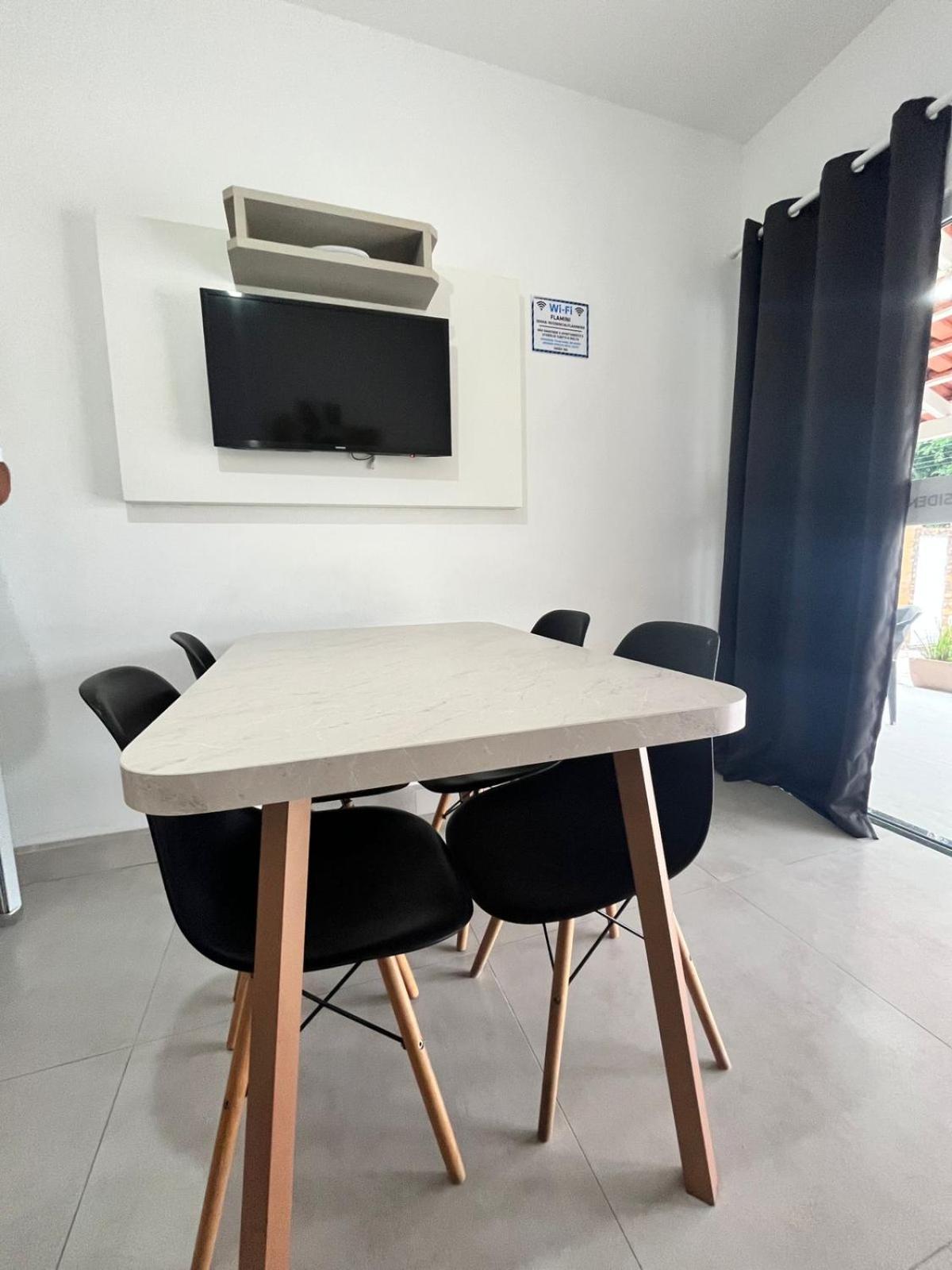 Residencial Flamini Apartment บอมบินญัส ภายนอก รูปภาพ